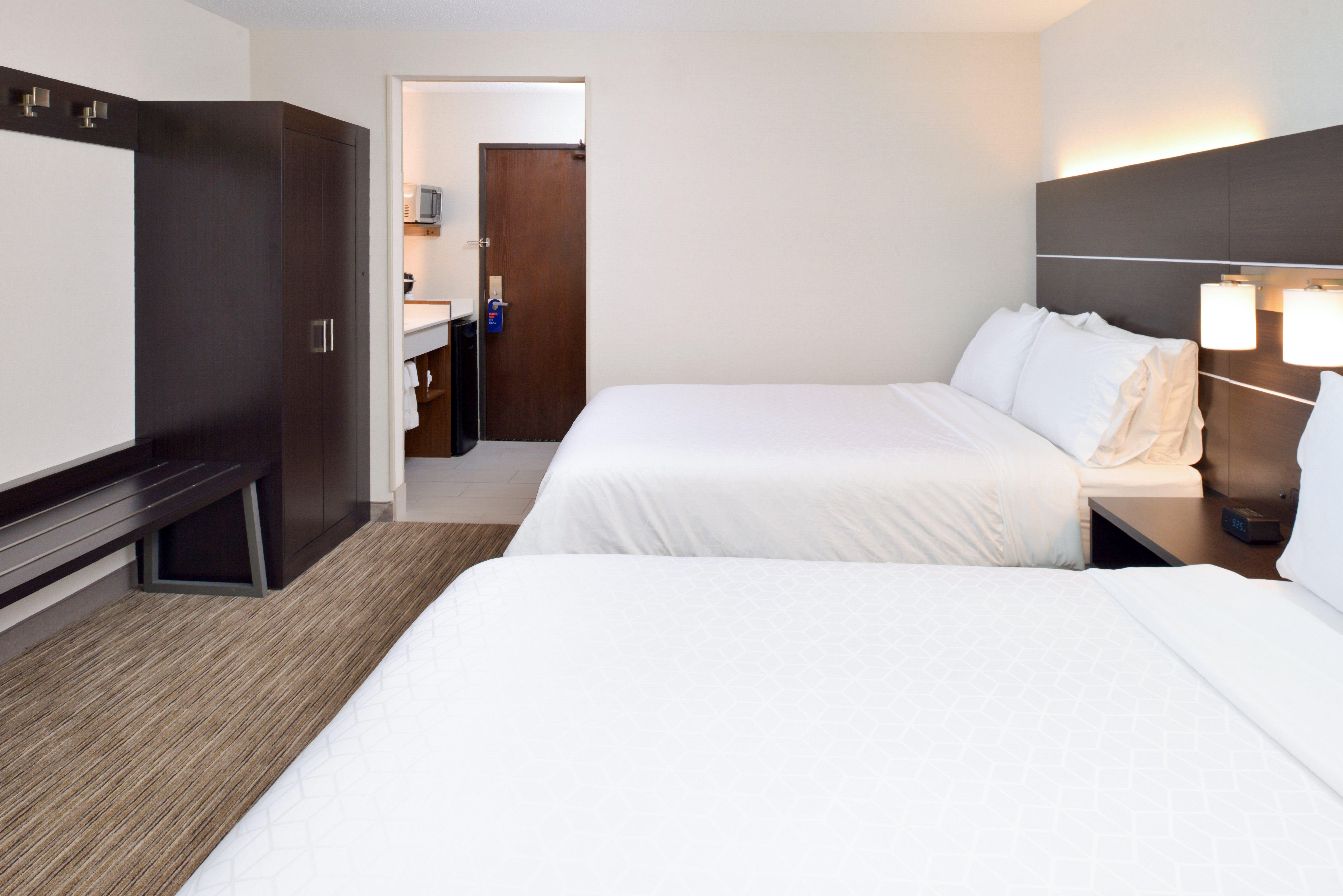 Holiday Inn Express Wixom By Ihg Exterior photo