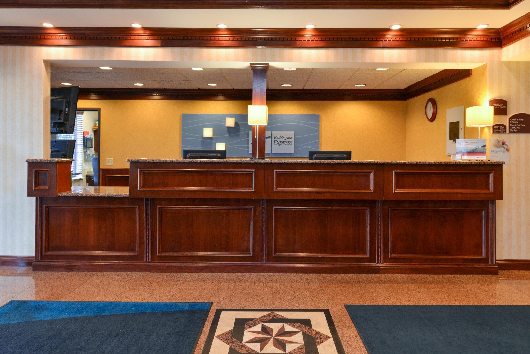 Holiday Inn Express Wixom By Ihg Exterior photo