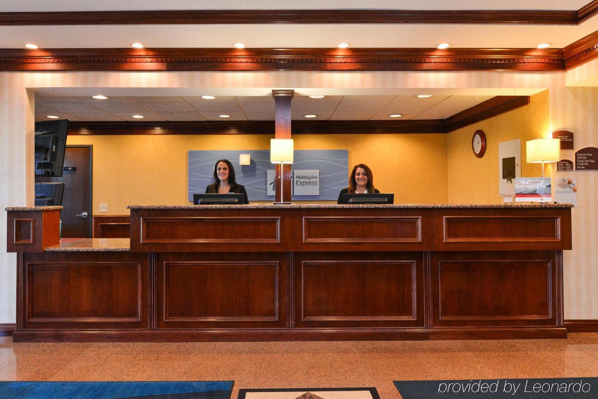 Holiday Inn Express Wixom By Ihg Exterior photo